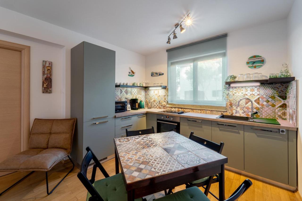 Erika Apartment Кърк Екстериор снимка