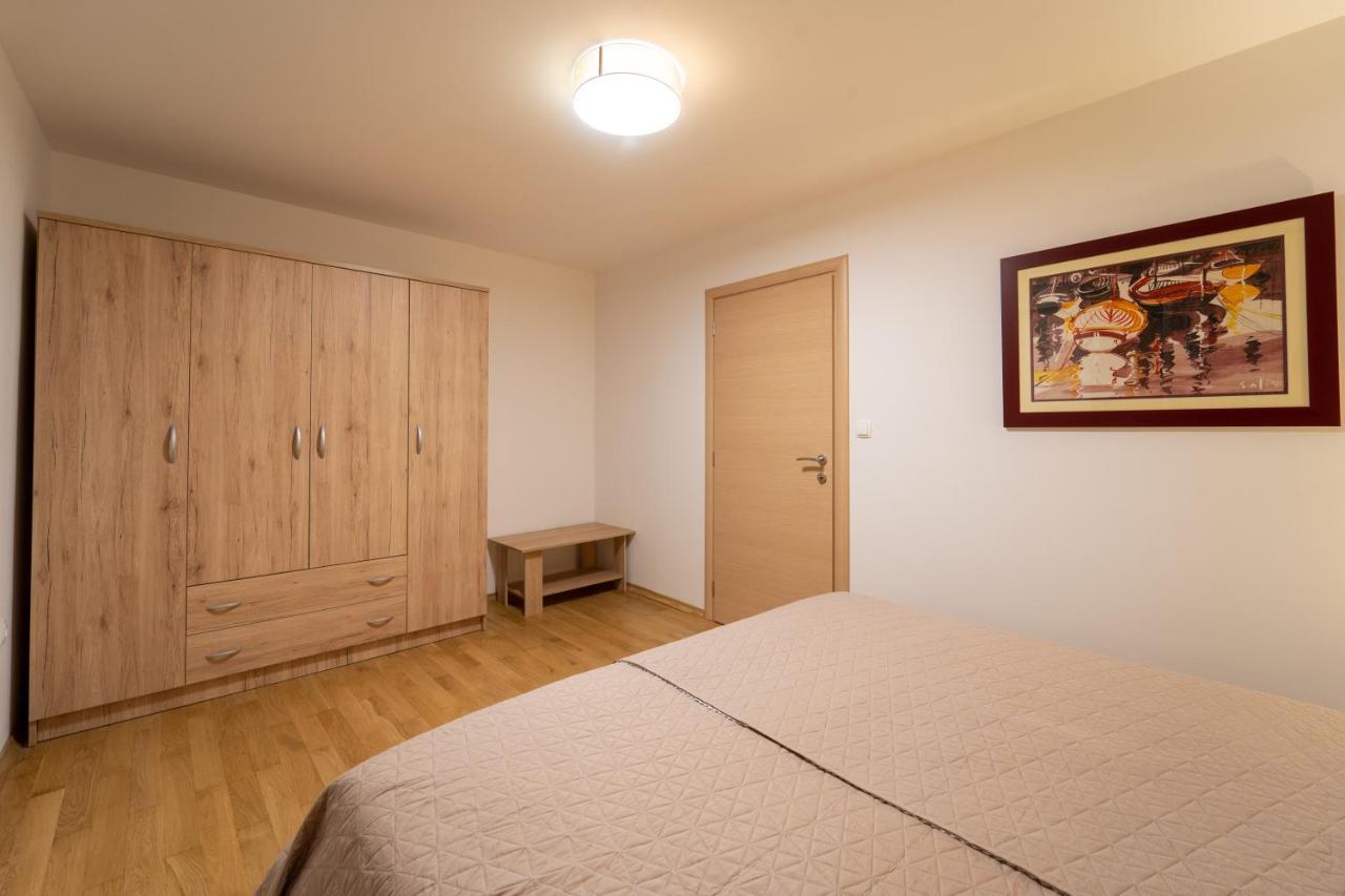 Erika Apartment Кърк Екстериор снимка