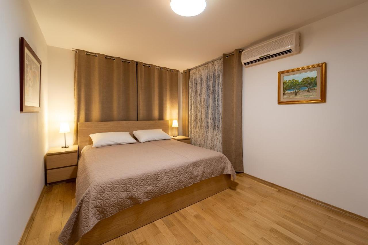 Erika Apartment Кърк Екстериор снимка