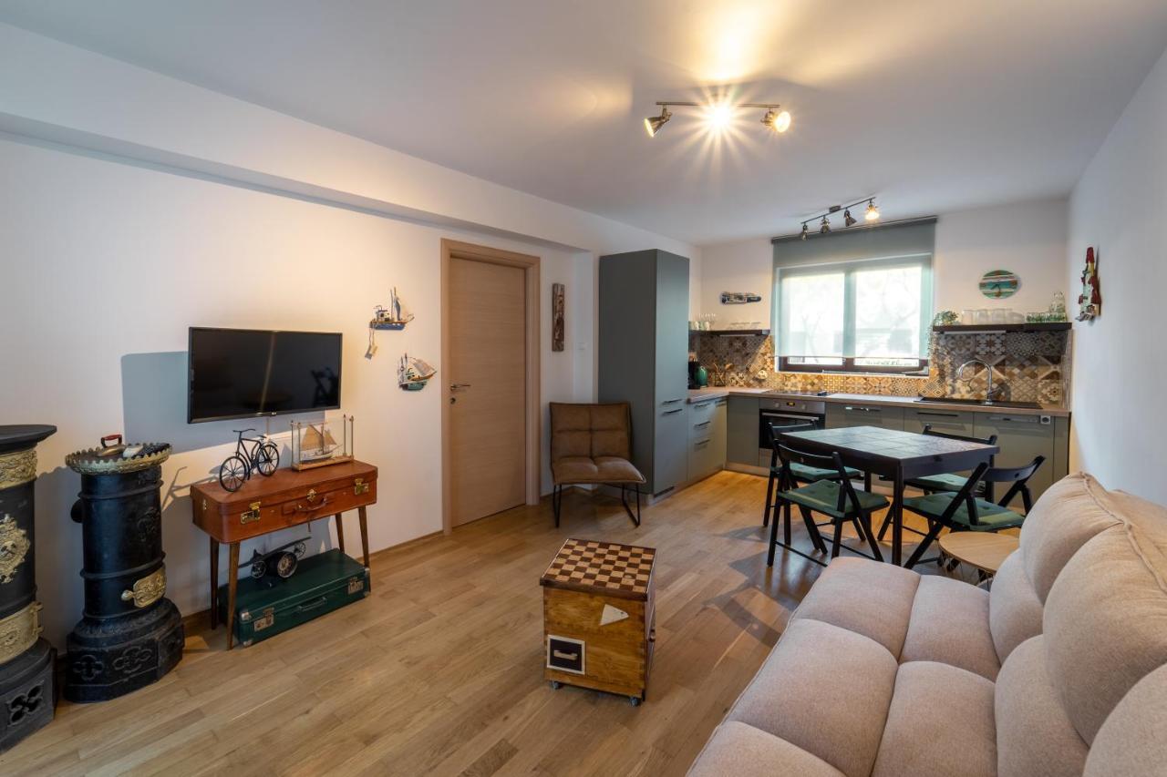 Erika Apartment Кърк Екстериор снимка