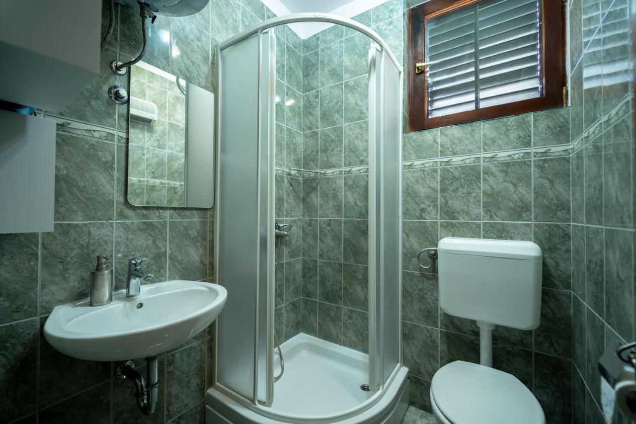 Erika Apartment Кърк Екстериор снимка