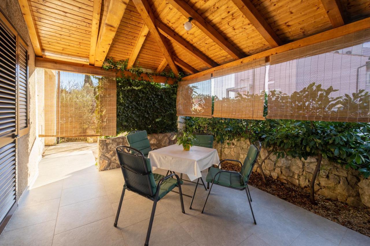 Erika Apartment Кърк Екстериор снимка